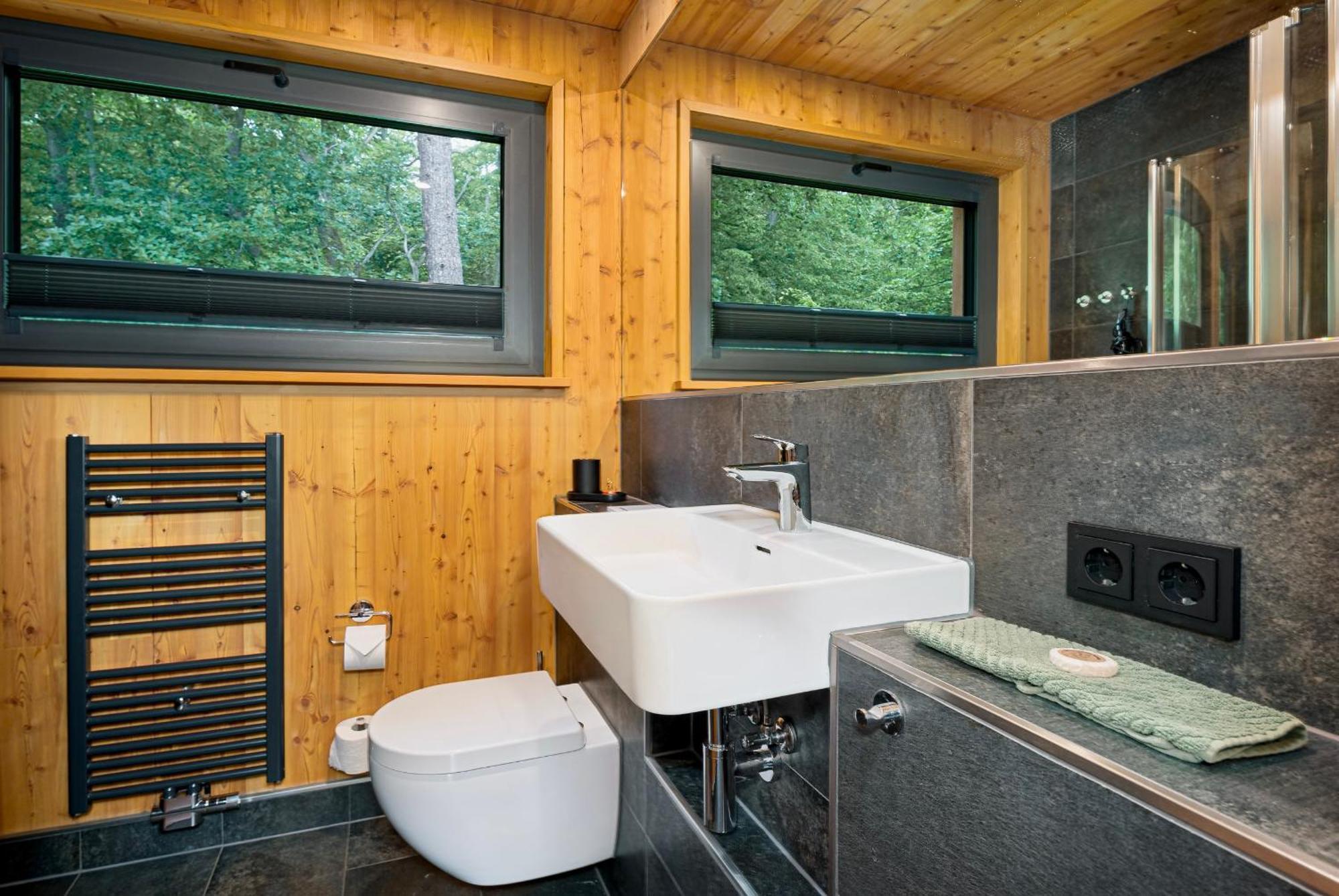 Baumwipfel-Resort "Lug Ins Land" Ilsenburg Esterno foto